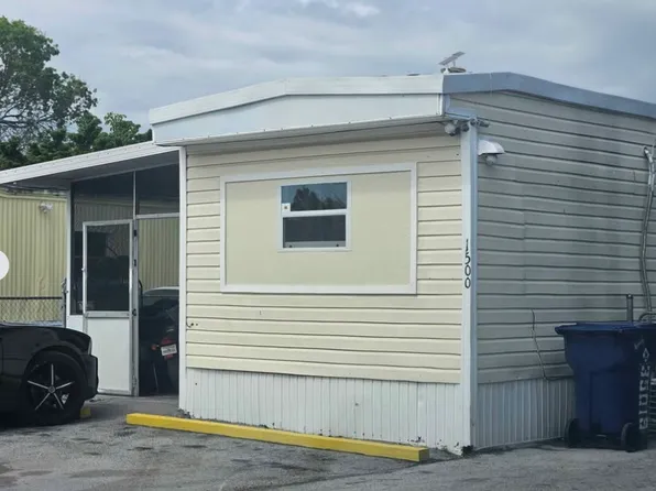 1500 SW 131st Pl, Miami, FL 33184