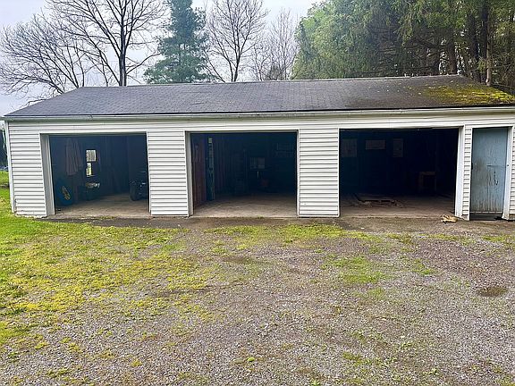4th image of 124 Thompson Rd
