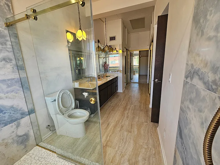 Lakeview Dr — Photo 17