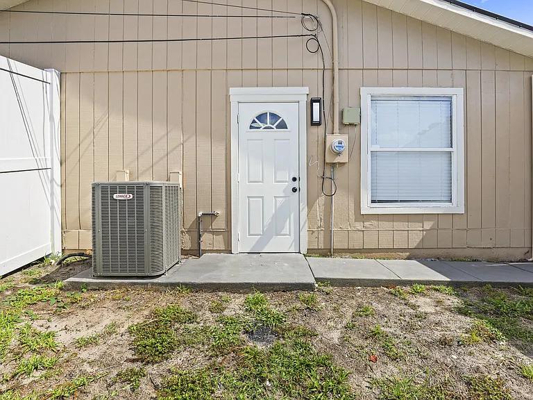 4026 SW Kallen St #B — Photo 2
