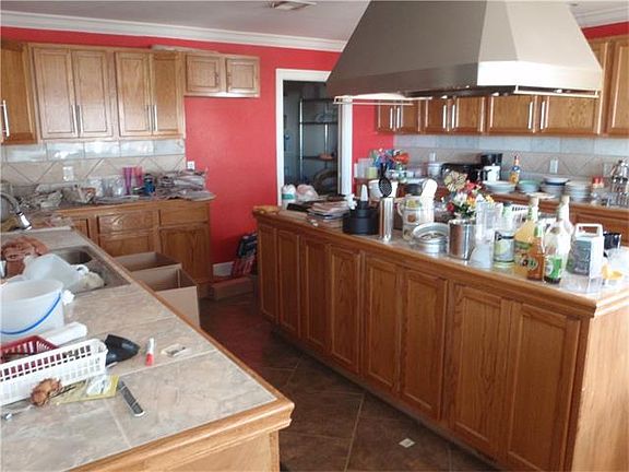 3rd image of 133 E Lakeview Dr