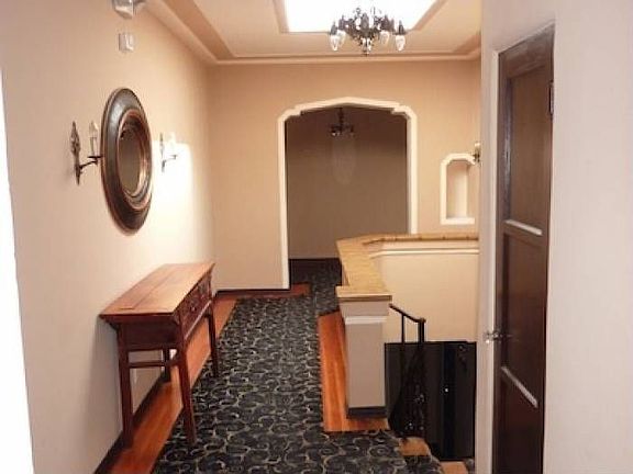2nd image of 415 S Cloverdale Ave APT 3