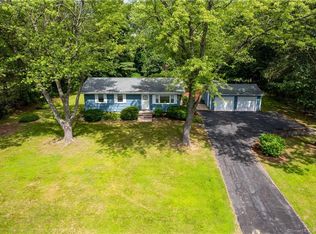 4 Pond Ln, Granby, CT 06035