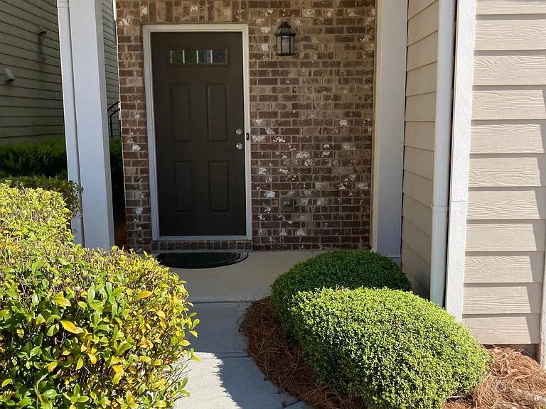 4610 Woodbine Way — Photo 2