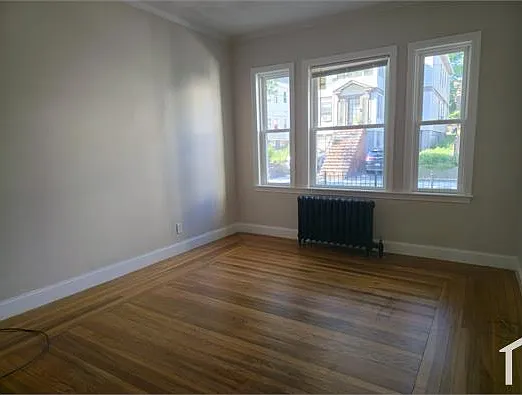3 bed, 1100 sqft, $3,500 — Photo 2