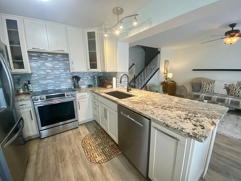 605 Country Village Dr — Photo 6