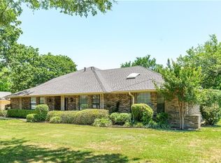 1102 Meadow Crest Ln, Mansfield, TX 76063