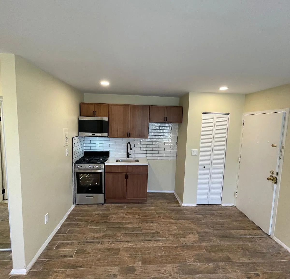 1 bed, $1,795 — Photo 1