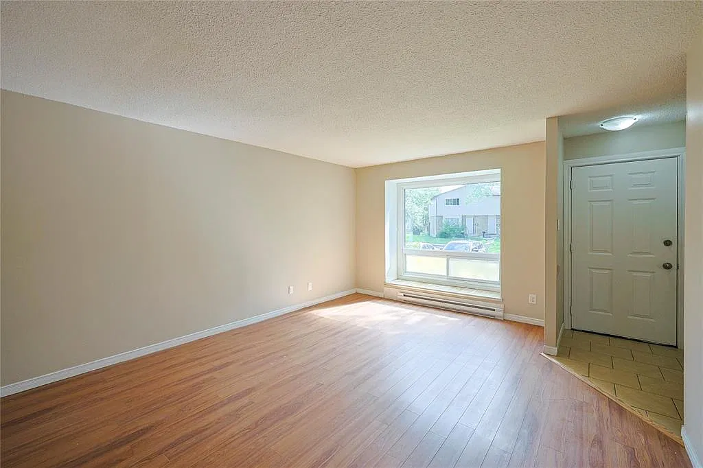 3 bed, 1.5 bath, $1,700 — Photo 4