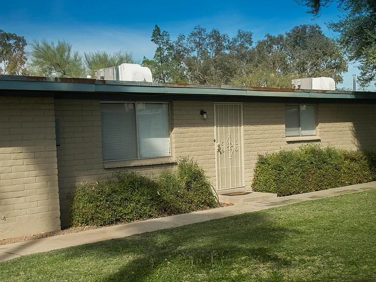 E Blacklidge Dr — Photo 2