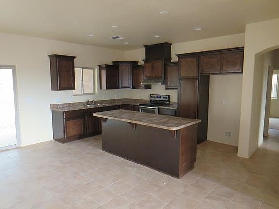 4th image of 2322 N Heredia Ave