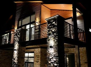 2095 S Long Lake Rd, Fenton, MI 48430