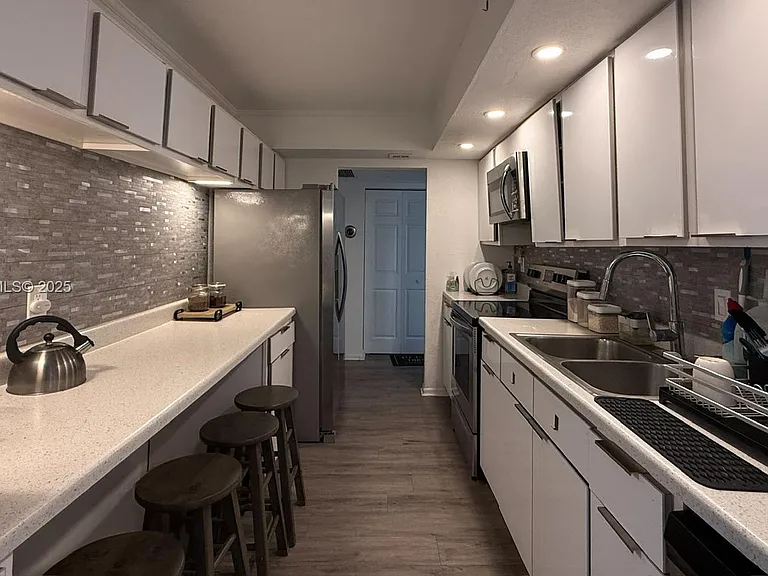 7051 Environ Blvd #436 — Photo 8