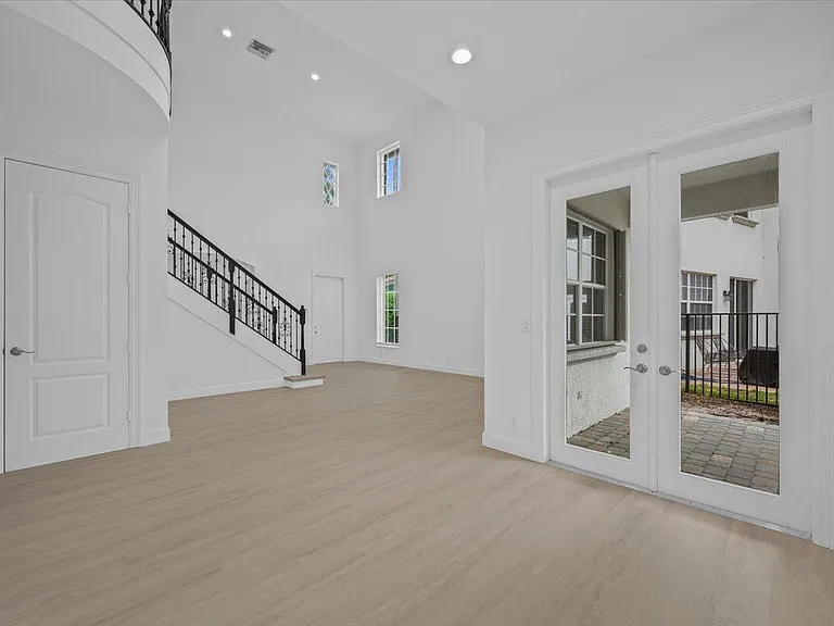 1029 Vintner Blvd — Photo 7