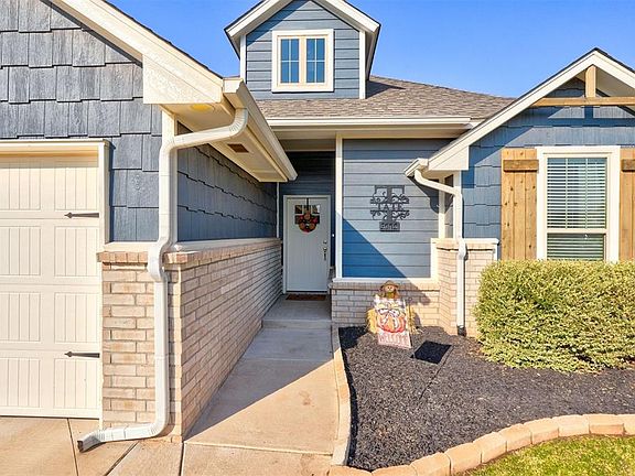 3rd image of 3905 Palisade Ln