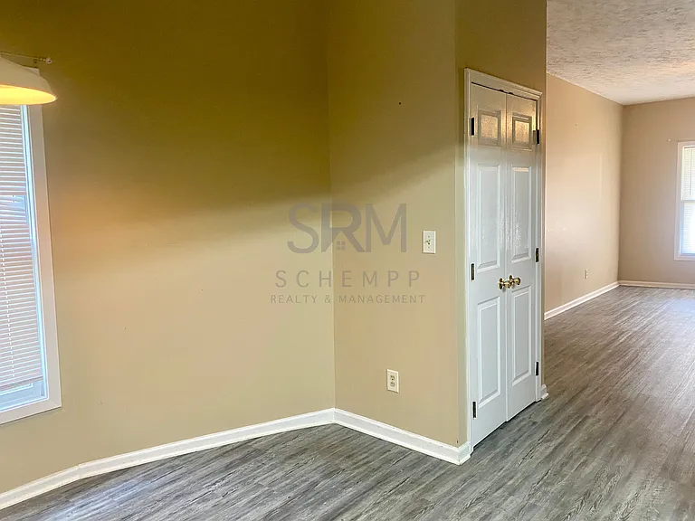 807-809 E. Maple St — Photo 10
