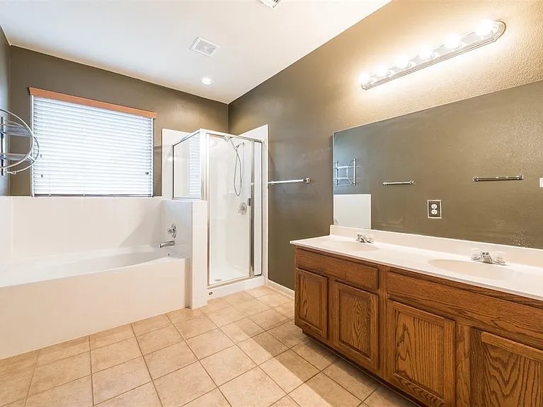 913 Brighton Pl — Photo 20