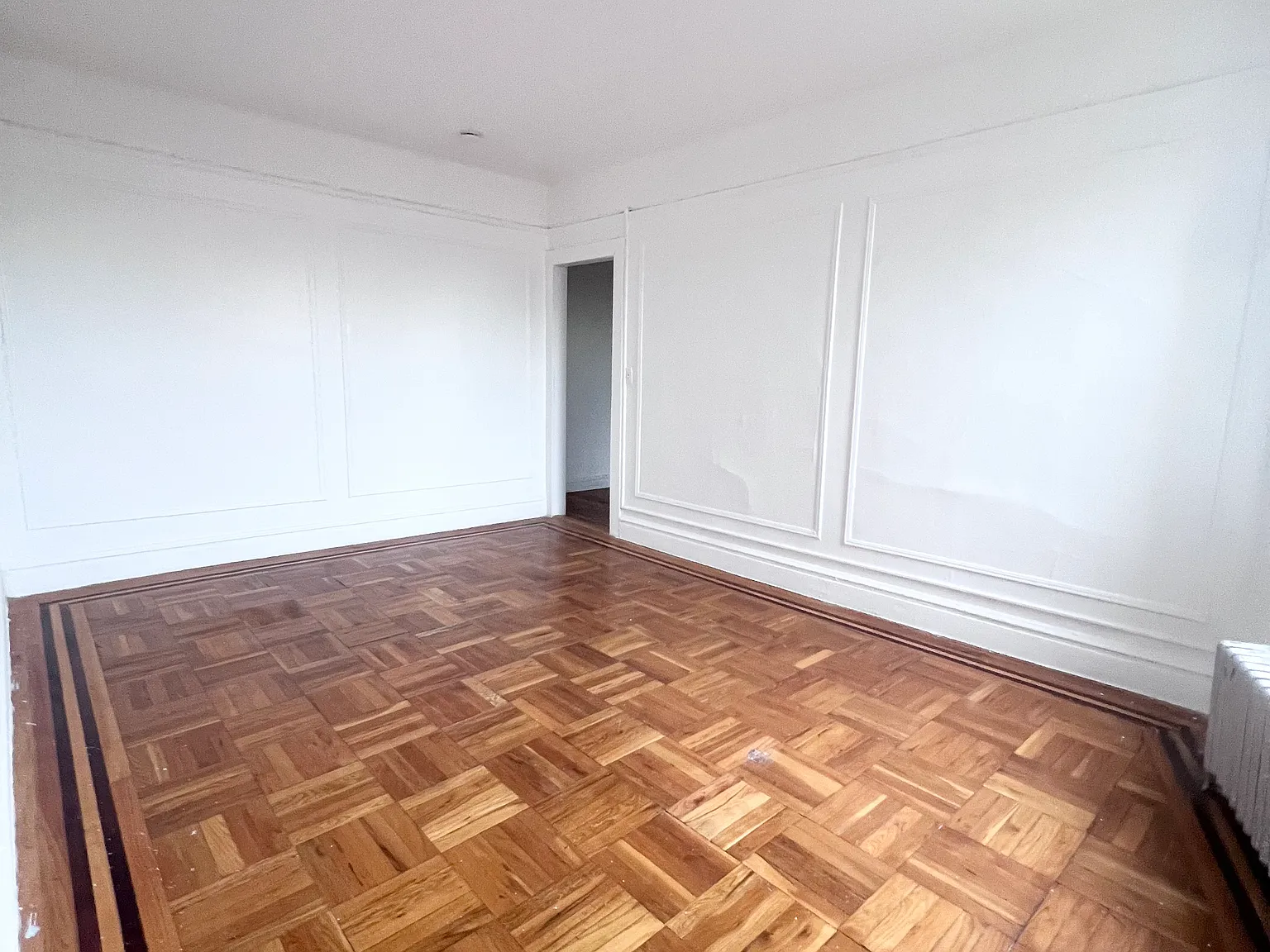 1721 Hobart Ave — Photo 3