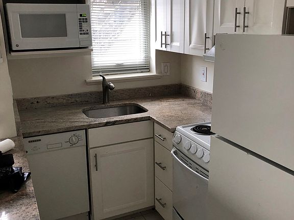 5th image of 1927 17th St NW APT 4