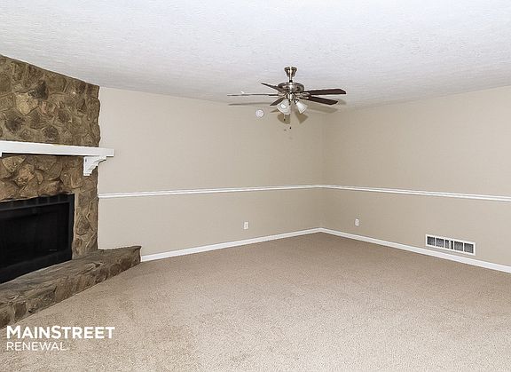 3rd image of 340 Summerwood Ln
