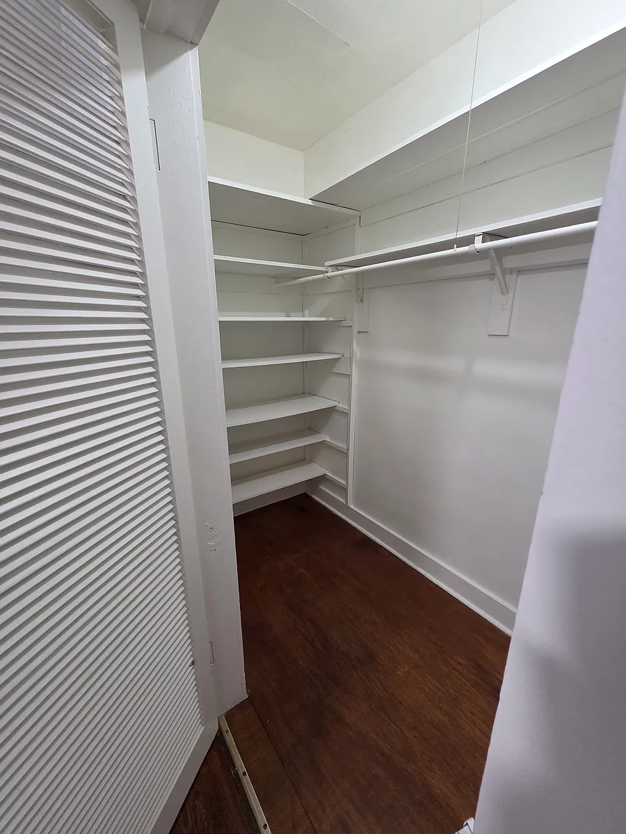Building Photo - 1604 N Osceola Ave #3