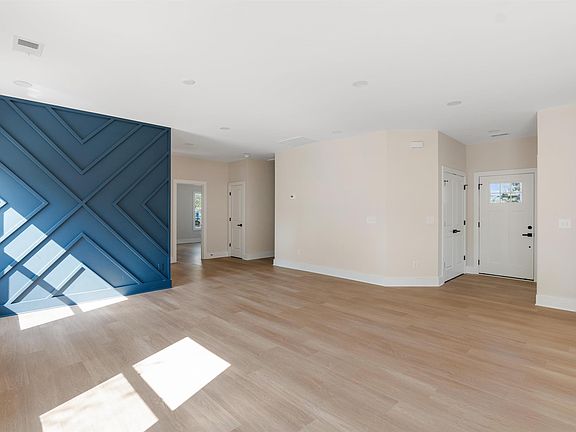 5th image of 863 Park Rd