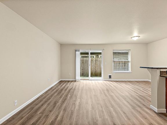 4th image of 4330 S Lawrence St Unit B