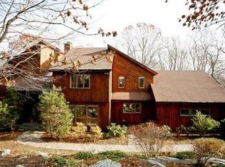 50 Doe View Ln, Pound Ridge, NY 10576