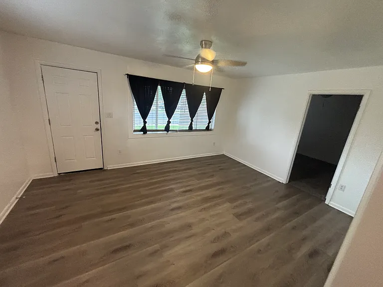 915 35th Avenue Ct #915 — Photo 3
