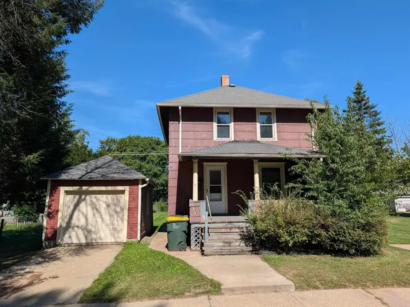 615 Division St, Reedsburg, WI 53959