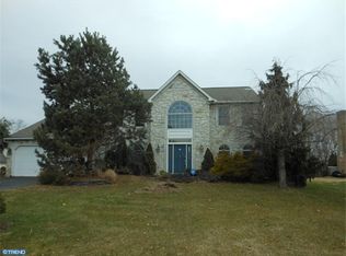 400 Coronet Dr, Blandon, PA 19510