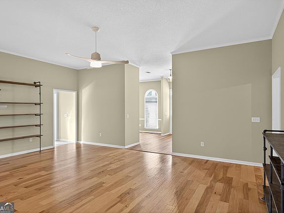 4th image of 501 Springer Ct