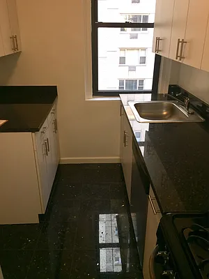 Rented by Solil Management | media 5