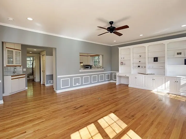 1100 Crescent Ln — Photo 7