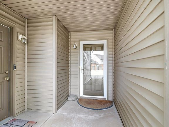 2nd image of 4521 N Thornhill Dr #206C