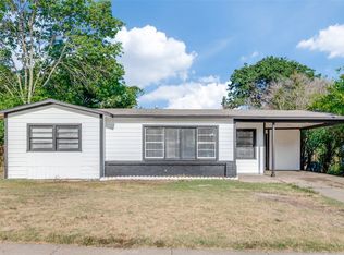 1900 Flemming Dr, Fort Worth, TX 76112