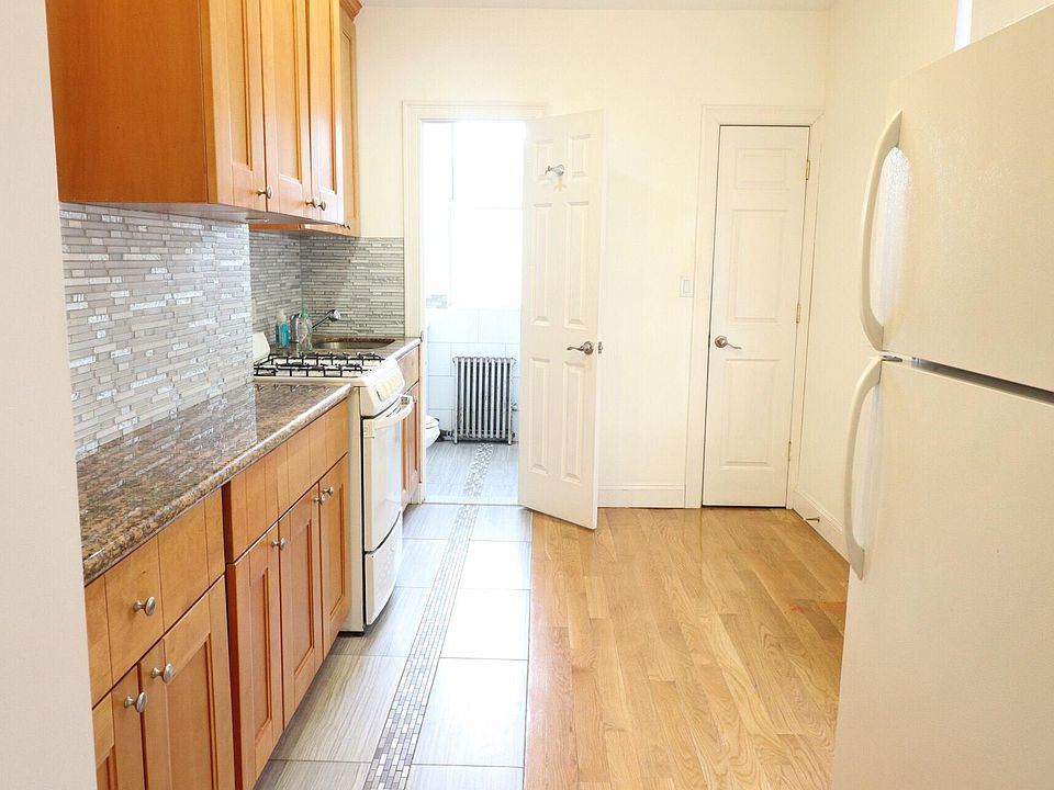 1st image of 516 Woodward Ave #2