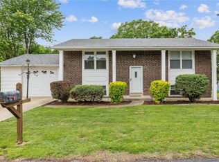 2113 Ridgedale Dr, High Ridge, MO 63049