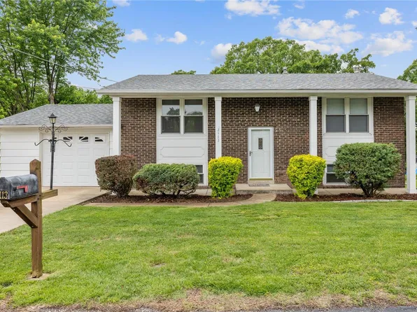 2113 Ridgedale Dr, High Ridge, MO 63049