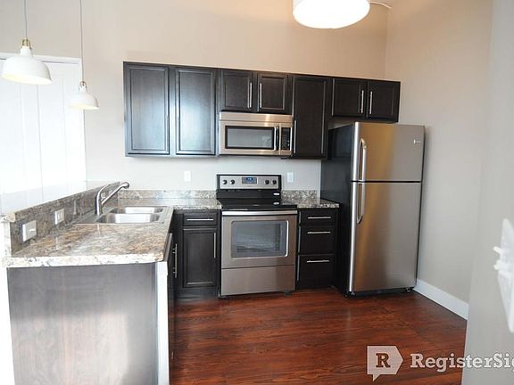 3rd image of 36 1/2 S 3rd St APT B