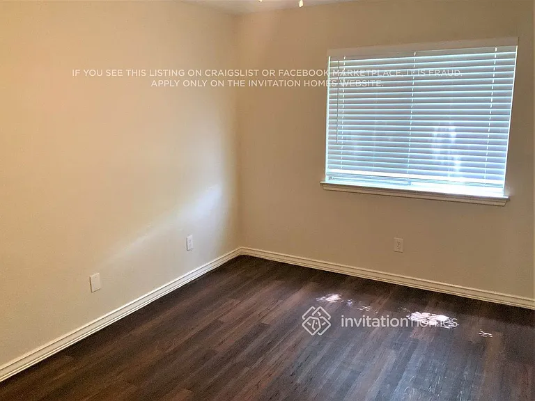 22731 Bridgewater Dr — Photo 2