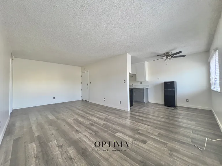 630 Fir Avenue — Photo 2