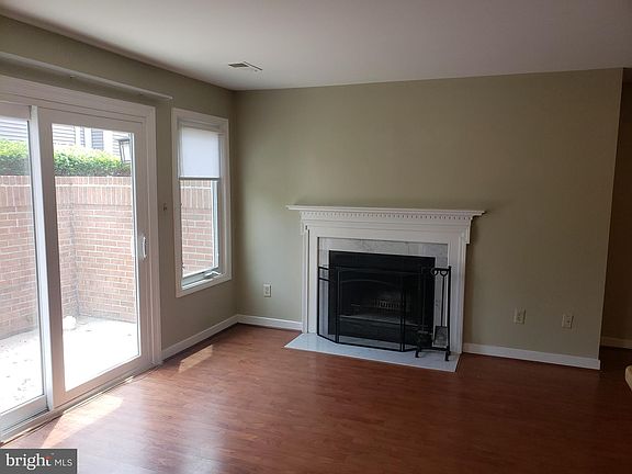 3rd image of 5588 Lee Hwy #C-21