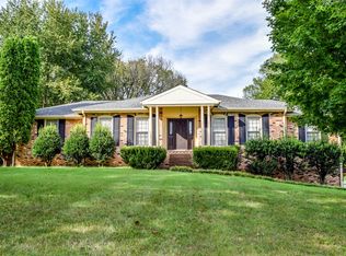 1053 Lakeshore Dr, Gallatin, TN 37066
