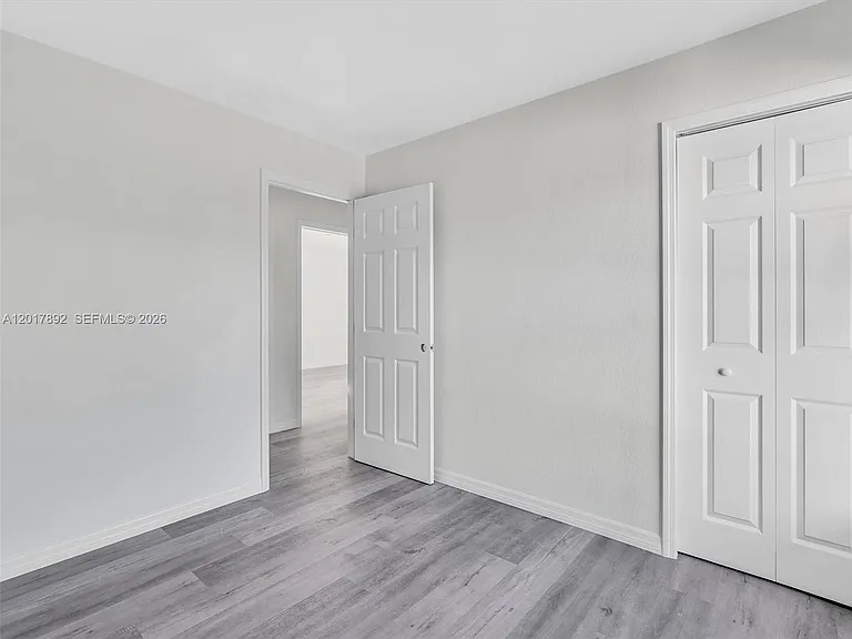 2401 E 11th St — Photo 14