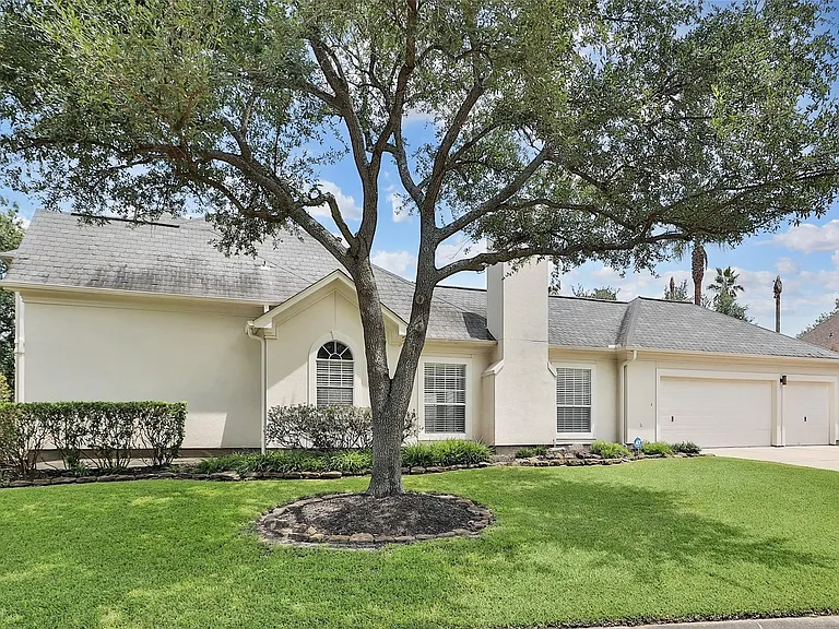 1715 Cottage Landing Ln — Photo 3