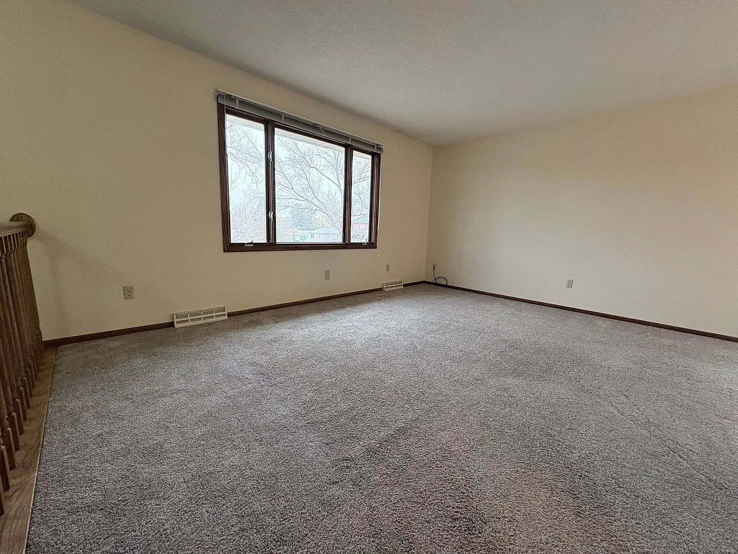 Spacious 3-Bedroom, 2-Bathroom Split-Level Duplex in Bismarck — Photo 2