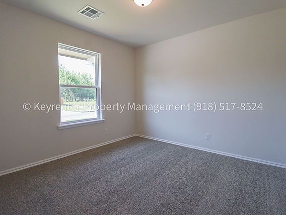 5th image of 4501 W Van Buren St