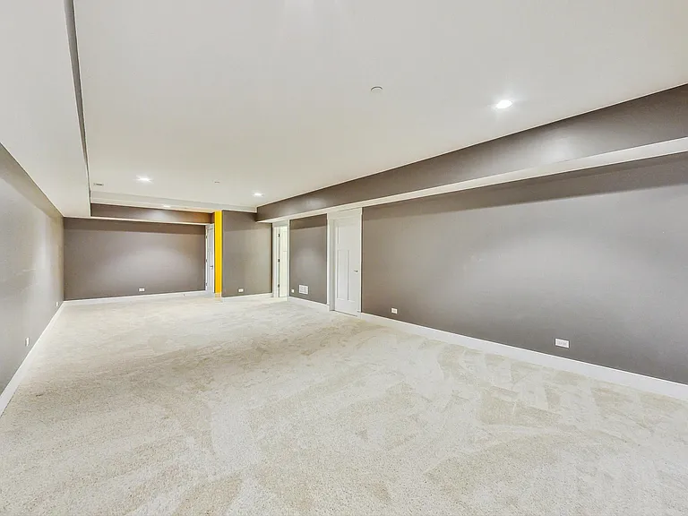 8101 Floral Ave — Photo 32