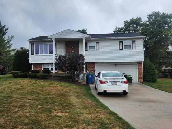 4 Robert Ln, Carlisle, PA 17013